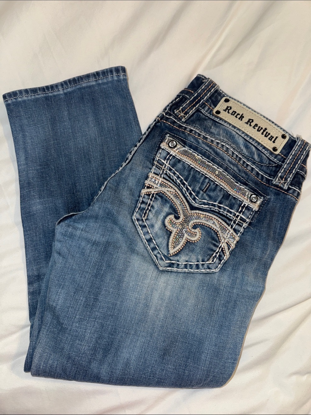 Rock Revival Women's Medium Blue Embroidered Pocket Capri